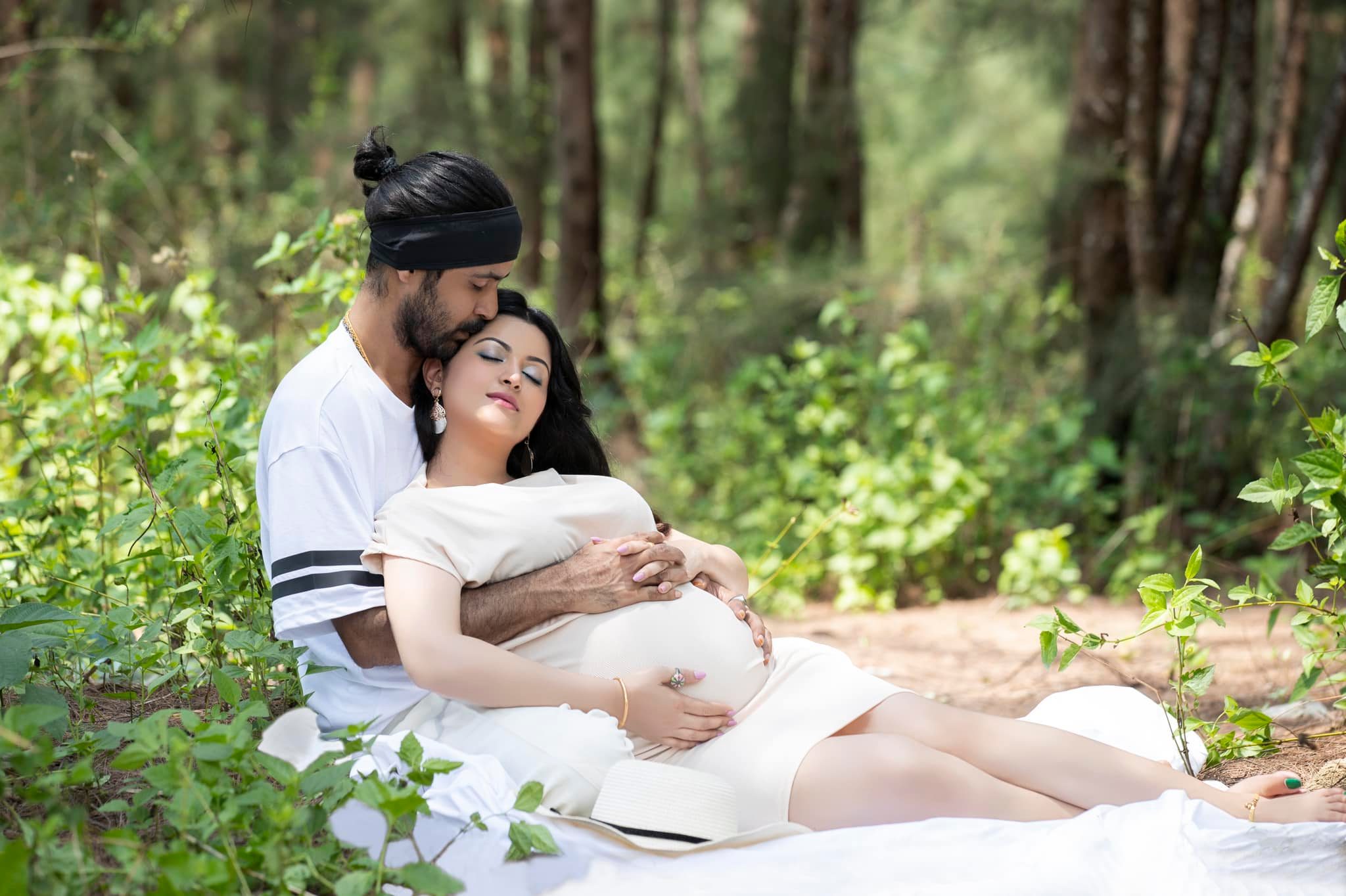 Pregnant Porimoni